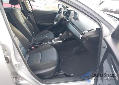 2018 Toyota Yaris Ia z USA, uszkodzony, nr VIN 3MYDLBYV0JY325387